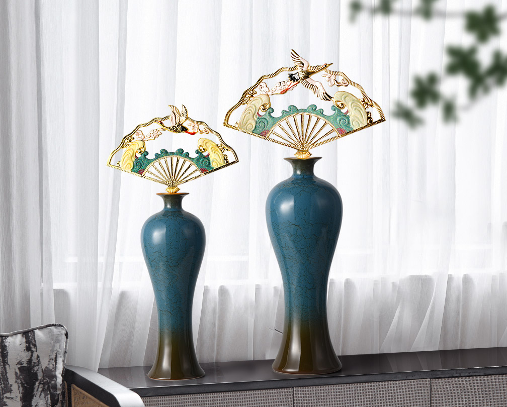 Artizanat decorativ din ceramica de culoare email